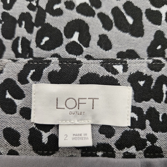 Ann Taylor LOFT Flare Skirt Gray Leopard Lined Zip Back A Line Pockets 2 - Picture 5 of 6
